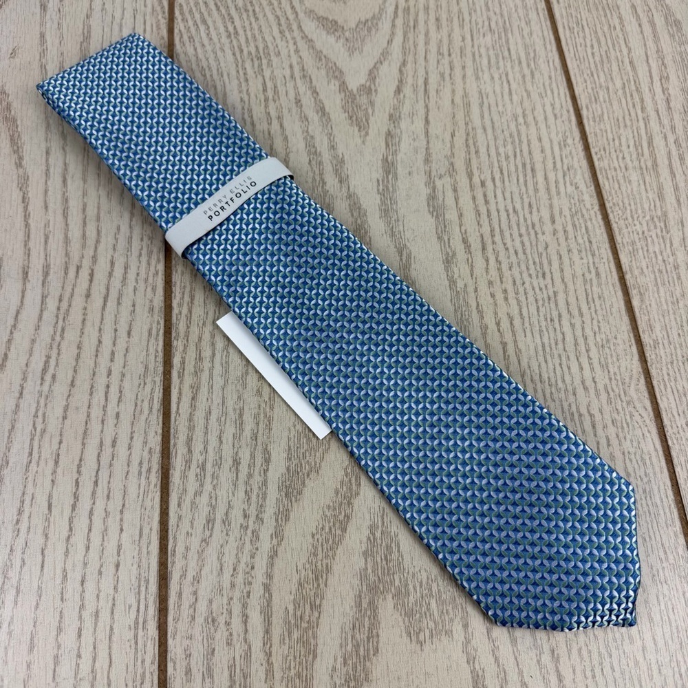 752 Perry Ellis Portfolio Men's Tie Haine Mini 300 Green & Blue $55 Polyester